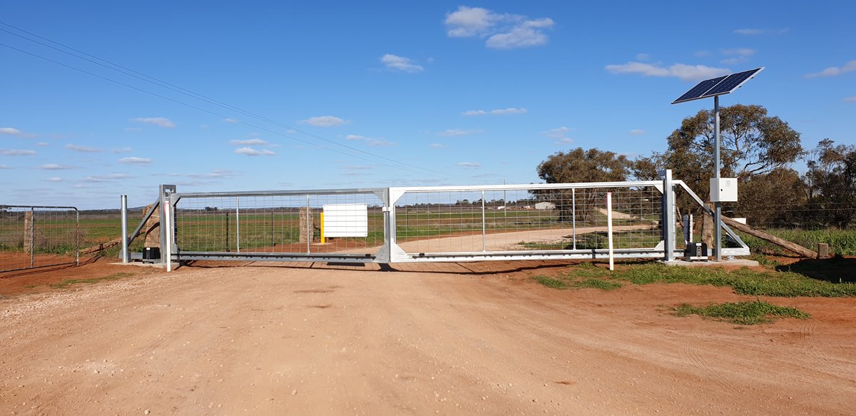 Dual Cantilever Gates