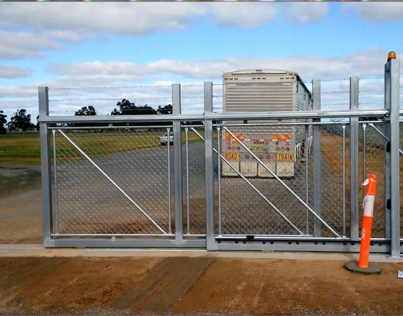 Dual-Sliding Gate